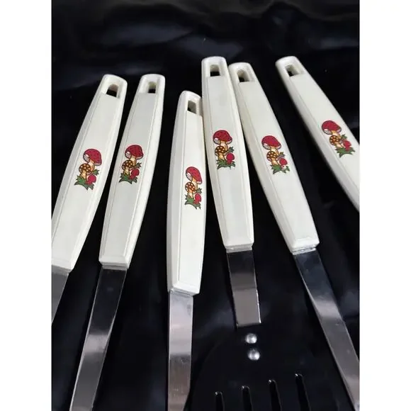 Sears Merry Mushrooms 7 Piece Kitchen Utensils Tool Set Wall Rack & Original Box